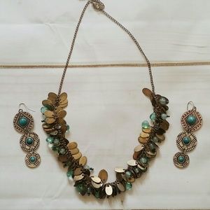 Beautiful Necklace and Earrings Set